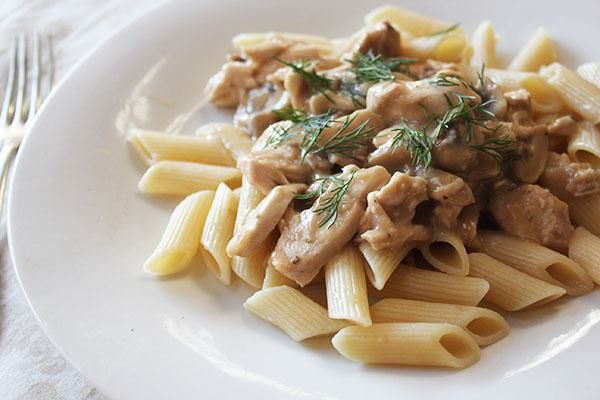 Makaron rurki z mięsem