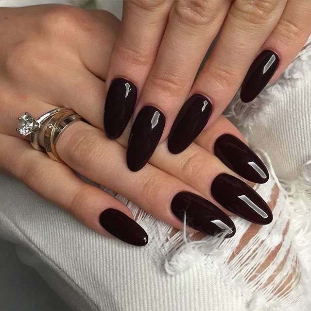 Czarne pazokcie długie