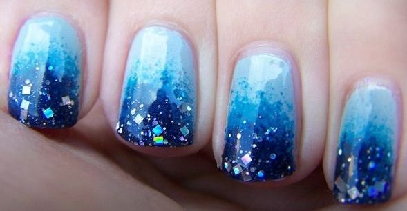 Niebieskie ombre z błyskotkami