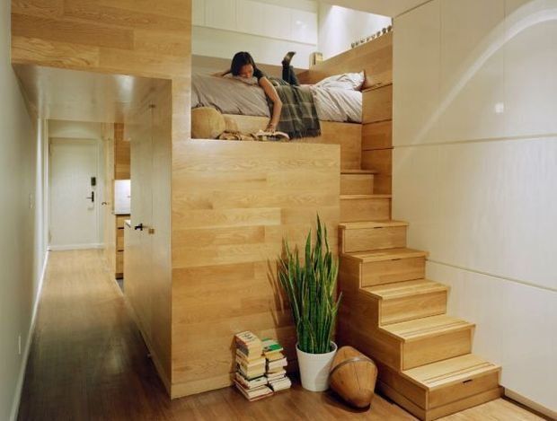 Łóżko na schodach