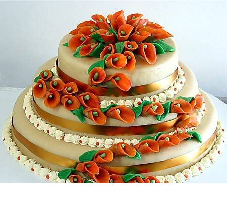 Tort ozdobiony kwiatuszkami