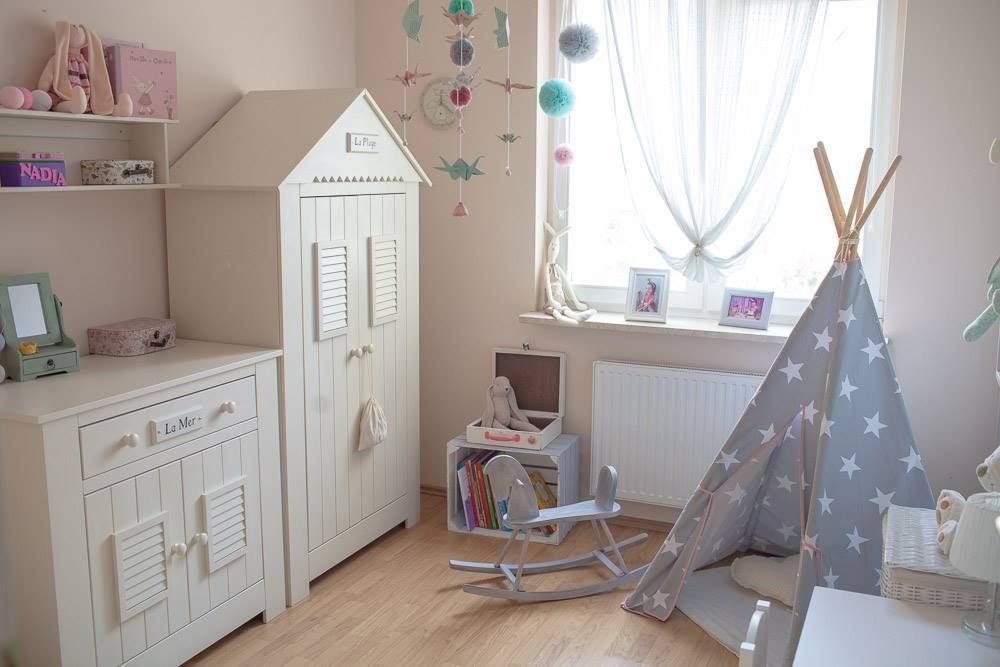 Pokoik dziecinny białe meble