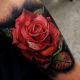 Czerwona róża tatuaż