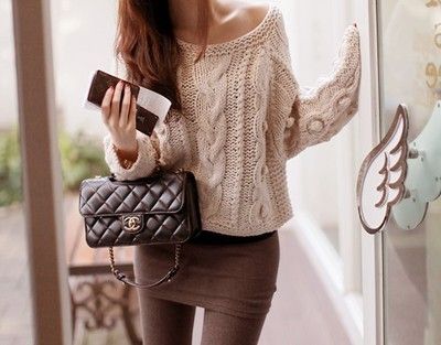 Sweterek i mini stylizacja