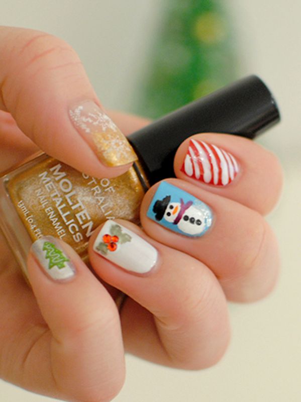 Świąteczne paznokcie z bałwankiem