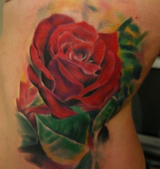 Czerwona róża tatuaż